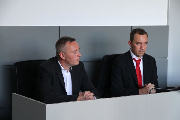 Obviněný Karel Kadlec (vlevo). Obviněný Karel Kadlec (vlevo).