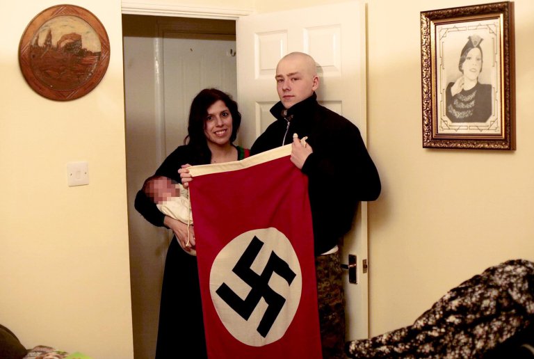 Syna pojmenoval Adolf. Trojice odsouzena za členství v nacistické skupině Syna pojmenoval Adolf. Trojice odsouzena za členství v nacistické skupině
