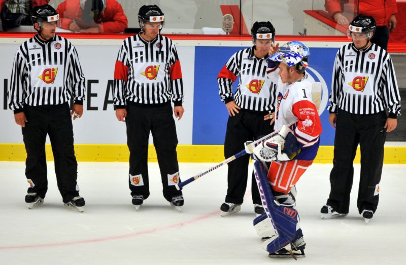 Dominik Hrachovina kryl 35 střel soupeře. Dominik Hrachovina kryl 35 střel soupeře.