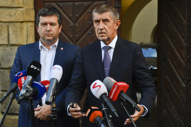 Předseda ČSSD Jan Hamáček (vlevo) a premiér Andrej Babiš. Předseda ČSSD Jan Hamáček (vlevo) a premiér Andrej Babiš.