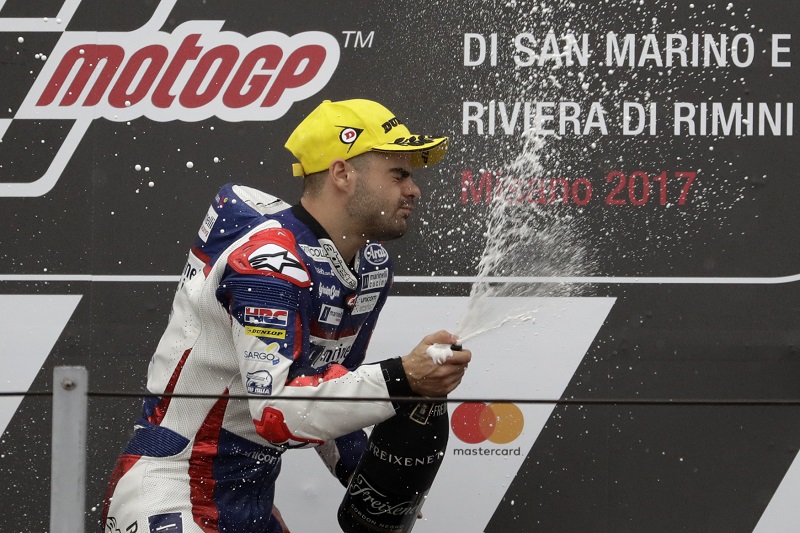 Ital Romano Fenati se vrací na závodní okruhy. Ital Romano Fenati se vrací na závodní okruhy.