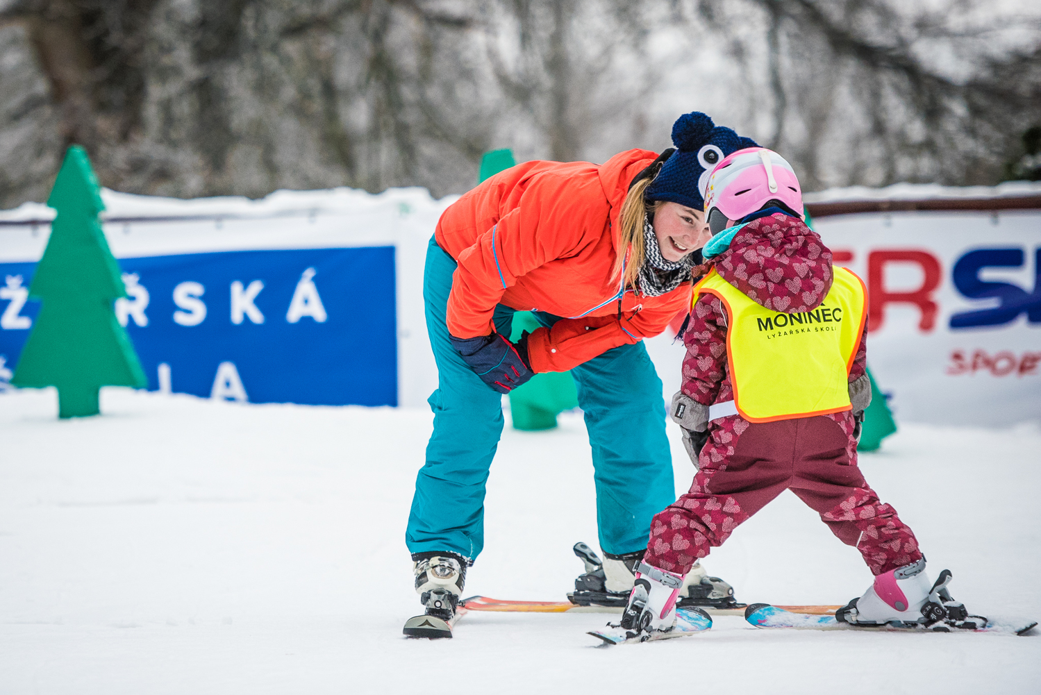 Lyžovat se bude na Hlavní sjezdovce i v dětském skiparku. Lyžovat se bude na Hlavní sjezdovce i v dětském skiparku.