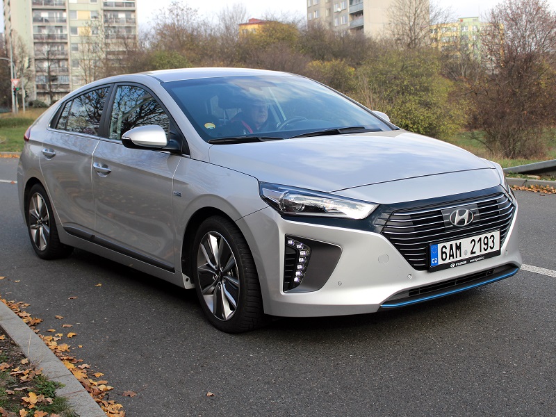 Hyundai IONIQ Hybrid. Hyundai IONIQ Hybrid.