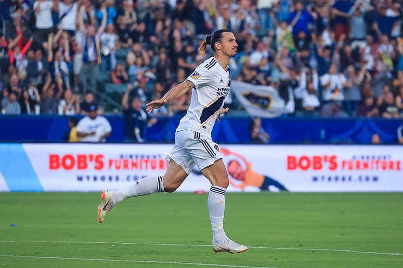 Ibrahimovicova první trefa za Los Angeles je v MLS gólem roku.