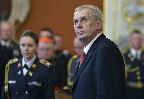 Poradní tým prezidenta Miloše Zemana projedná téma obrany země.