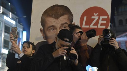 Demonstraci doprovázel enormní zájem médií.