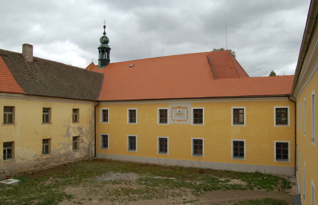 Klášter svatého Františka z Assisi ve Voticích na Benešovsku.