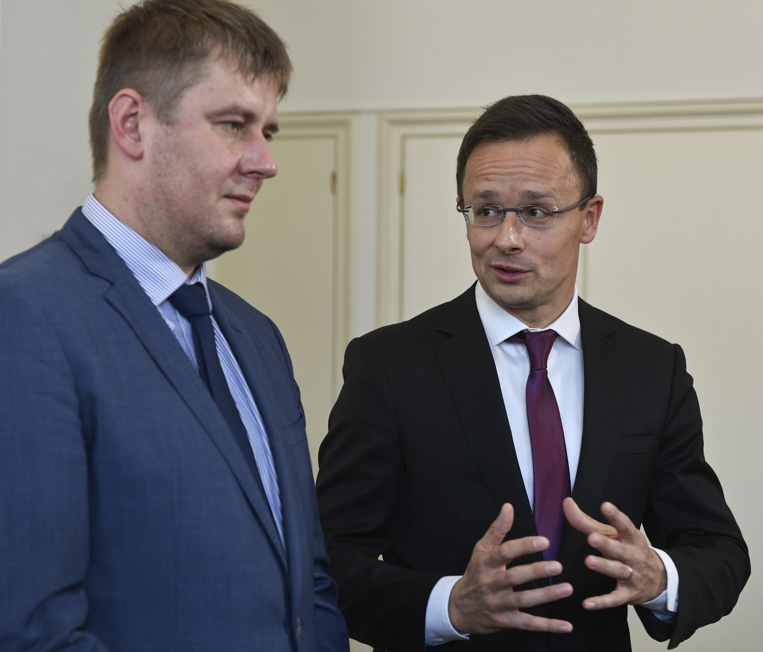 Zleva: Tomáš Petříček a Péter Szijjártó. Zleva: Tomáš Petříček a Péter Szijjártó.
