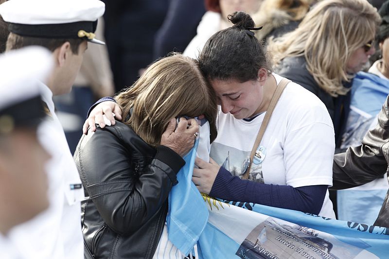 Příbuzní členů zmizelé argentinské posádky.