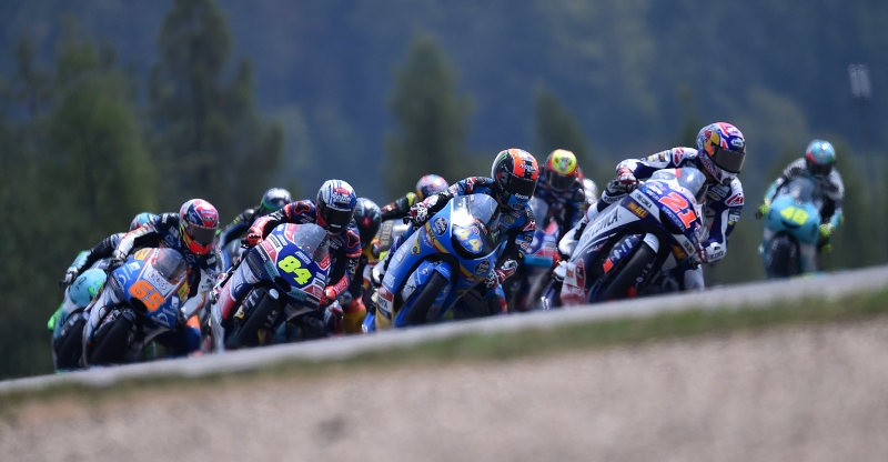 Kornfeil vyrazí do závěrečného závodu Moto3 z osmého místa Kornfeil vyrazí do závěrečného závodu Moto3 z osmého místa