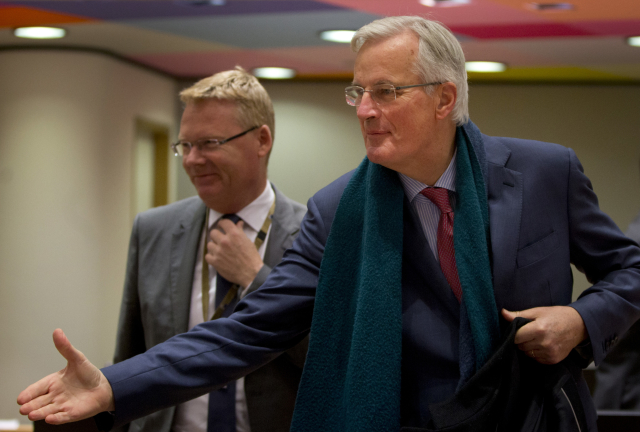 Michel Barnier (vpravo).