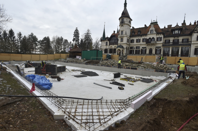 Zlínská zoo začala stavět venkovní expozici pro aligátory. Zlínská zoo začala stavět venkovní expozici pro aligátory.
