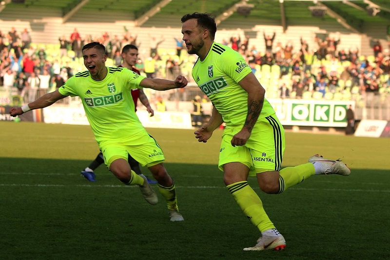 Fotbalisty Karviné povede Norbert Hrnčár. Fotbalisty Karviné povede Norbert Hrnčár.