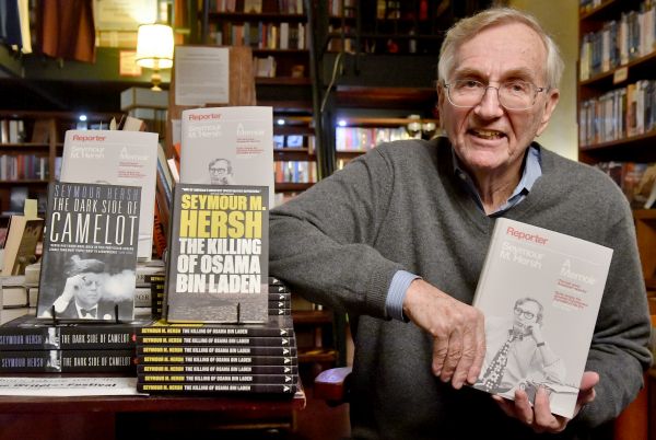 Americký novinář Seymour Hersh.