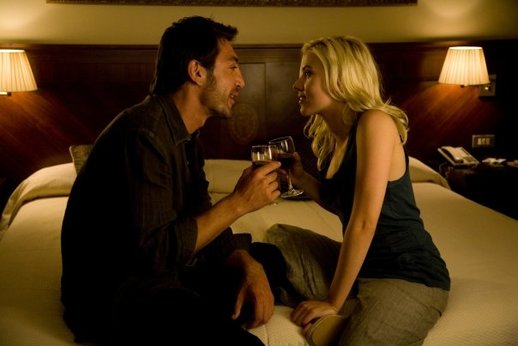 S Javierem Bardemem ve filmu Vicky Cristina Barcelona. S Javierem Bardemem ve filmu Vicky Cristina Barcelona.