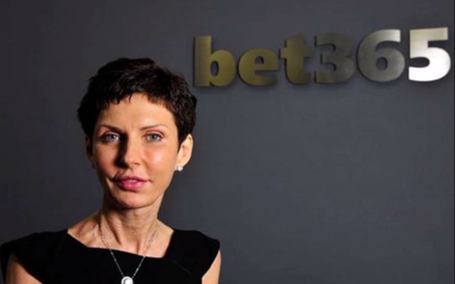 Spolumajitelka sázkařské webové stránky Bet365 Denise Coatesová.