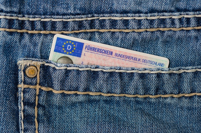 Mladík se chtěl zřejmě vytáhnout před svými kamarády.