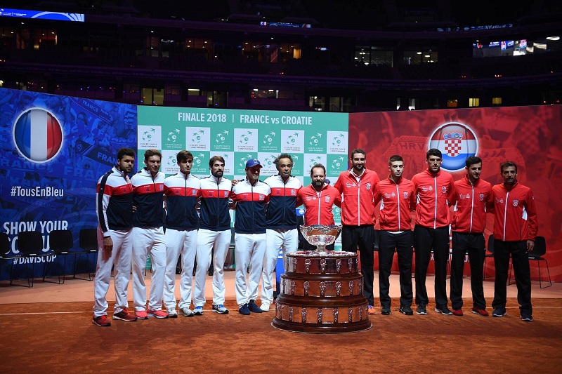 Amatérští tenisté si zahráli na kurtu pro finále Davis Cupu (ilustrační foto).