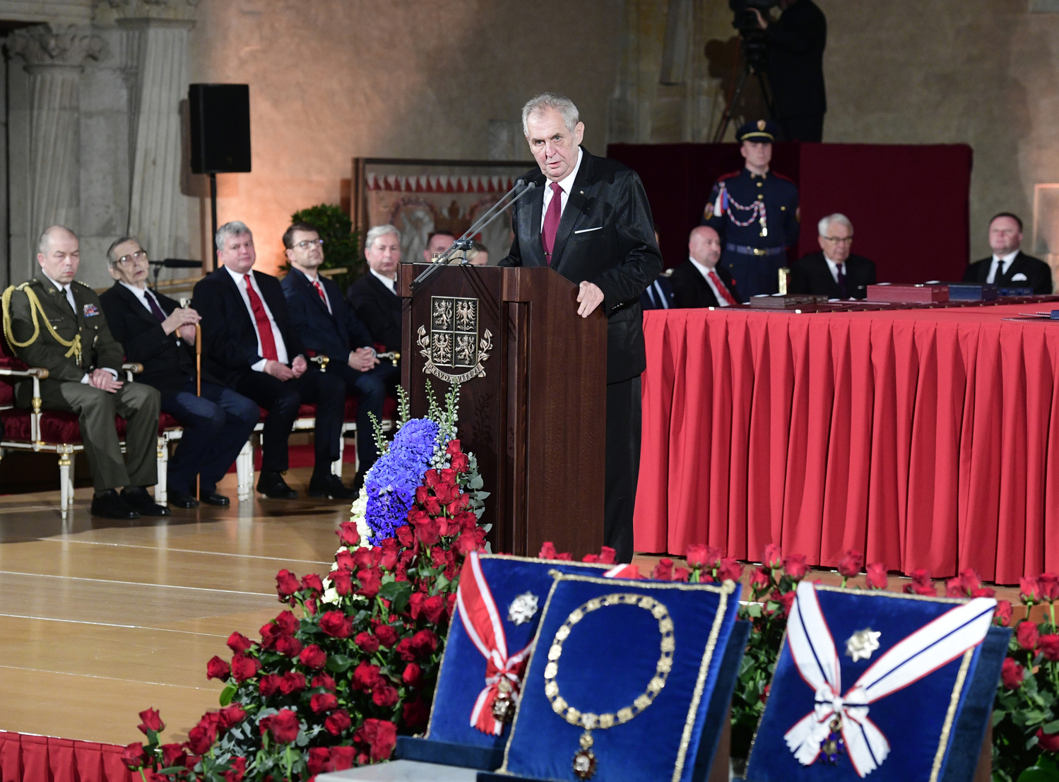 Prezident ČR Miloš Zeman při udílení státních vyznamenání.