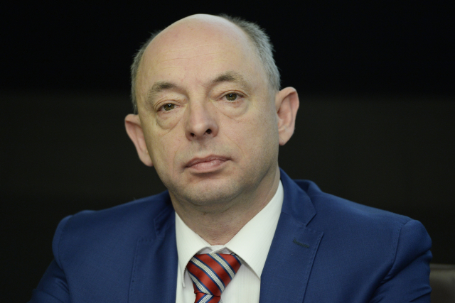Bývalý předseda Rady Energetického regulačního úřadu (ERÚ) V. Outrata. Bývalý předseda Rady Energetického regulačního úřadu (ERÚ) V. Outrata.