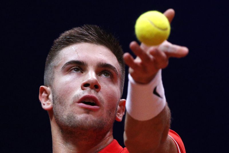 Borna Čorič porazil Jeremyho Chardyho 3:0 na sety. Borna Čorič porazil Jeremyho Chardyho 3:0 na sety.