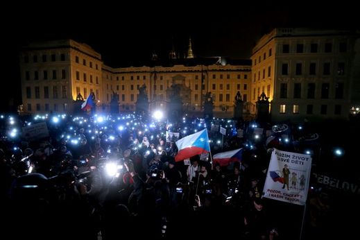 Demonstrace za Babišovu demisi. Demonstrace za Babišovu demisi.