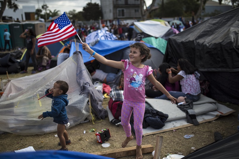 Do mexického pohraničního města Tijuana dorazilo v minulých dnech kolem pěti tisíc migrantů.