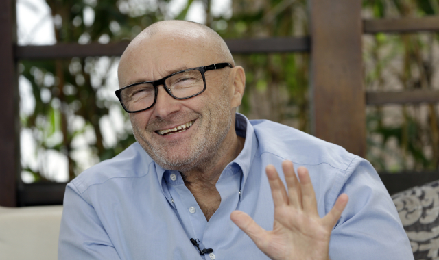 Zpěvák a bubeník Phil Collins.
