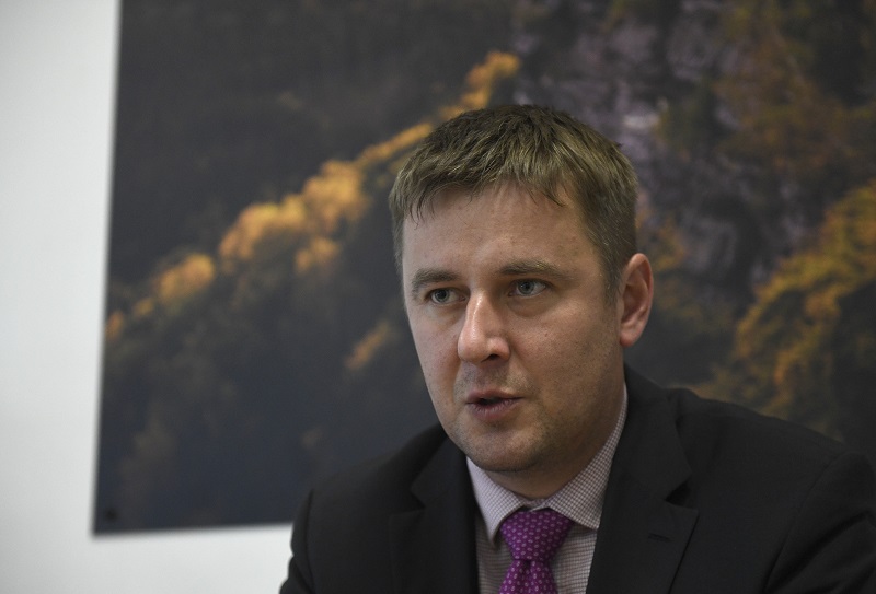Český ministr zahraniční Tomáš Petříček (ČSSD) se vyjádřil k eskalujícímu incidentu mezi Ukrajinou a Ruskem. Český ministr zahraniční Tomáš Petříček (ČSSD) se vyjádřil k eskalujícímu incidentu mezi Ukrajinou a Ruskem.