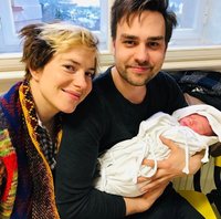 Petrův vnuk Tobiáš se svými rodiči.