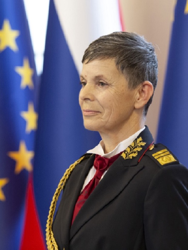 Generálmajorka Alenka Ermencová.
