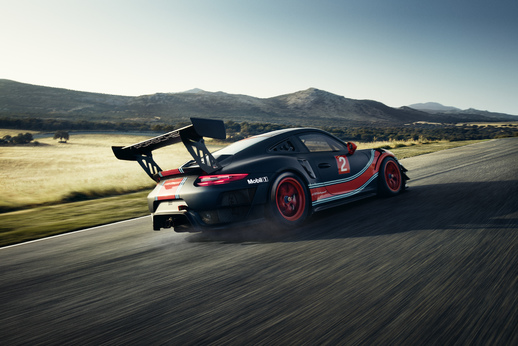 Porsche představilo novou 911 a závodní 911 GT2 RS