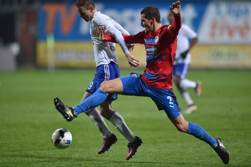 Jan Hejda vyfasoval třízápasovou stopku. Jan Hejda vyfasoval třízápasovou stopku.