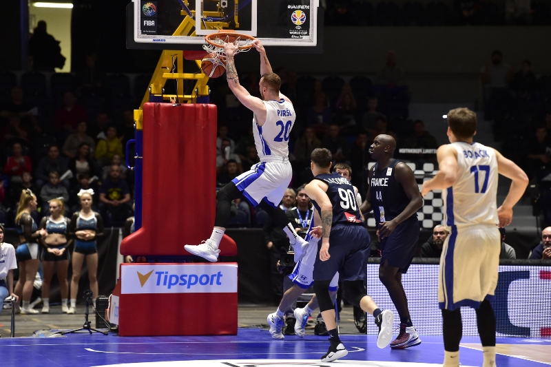 Basketbalistům nevyšla koncovka a podlehli doma Francii. Basketbalistům nevyšla koncovka a podlehli doma Francii.