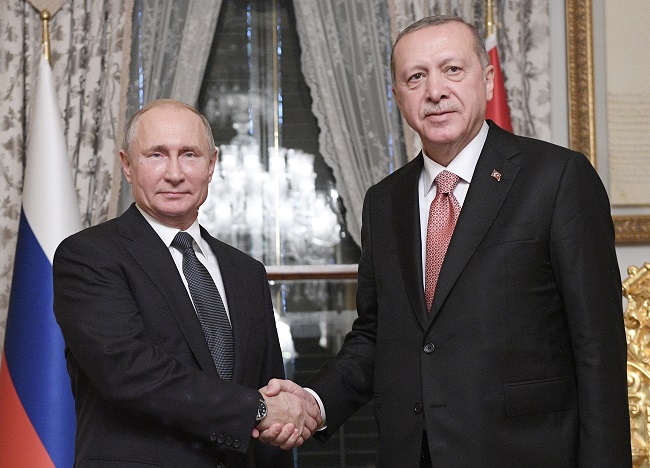Zleva Vladimir Putin a Recep Tayyip Erdogan.