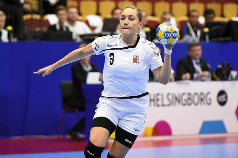 Knedlíková: Nikdy se nevzdáváme, vyplatí se hrát do konce. Knedlíková: Nikdy se nevzdáváme, vyplatí se hrát do konce.