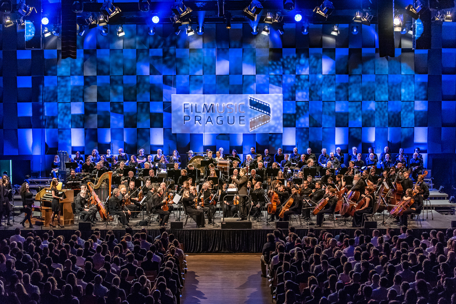 Skladatelé seriálu Stranger Things míří na festival Film Music Prague