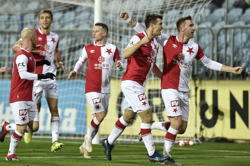 Slávisté chtějí v domácím prostředí odpovědět na výhru Plzně. Slávisté chtějí v domácím prostředí odpovědět na výhru Plzně.