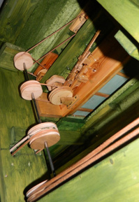Mechanický papírový malovaný betlém.