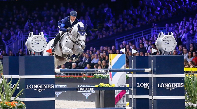 Česká jezdecká federace spolupracuje s firmou Hodinářství Bechyně, partnerem společnosti Longines.