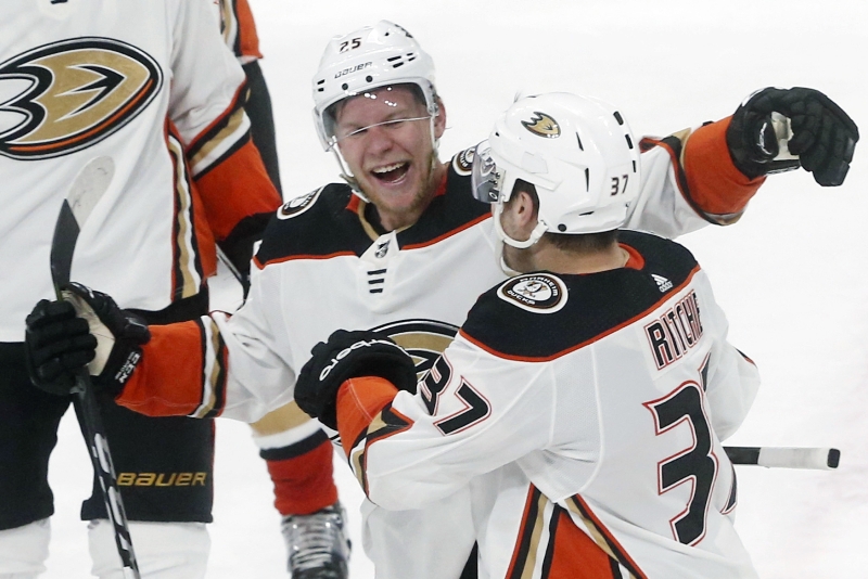 Ondřej Kaše vstřelil v dresu Anaheimu hattrick. Ondřej Kaše vstřelil v dresu Anaheimu hattrick.
