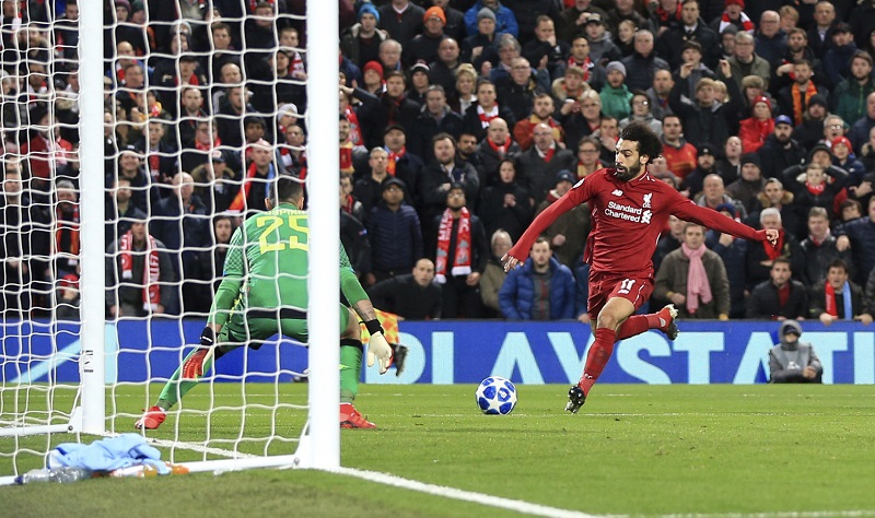 Egypťan Mohamed Salah rozhodl brankou do sítě Neapole o výhře Liverpoolu.