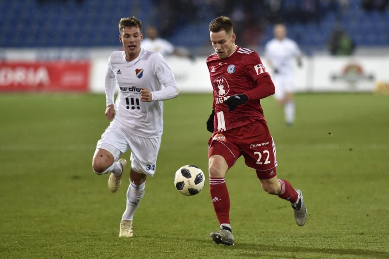 Ondřej Šašinka z Baníku (vlevo) a Lukáš Kalvach z Olomouce.