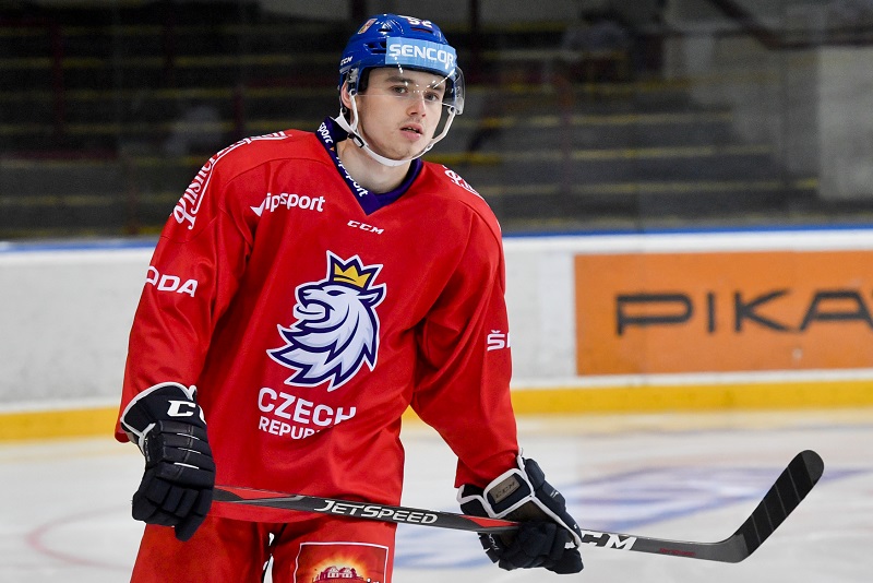 Hokejový útočník Patrik Zdráhal na tréninku české hokejové reprezentace.