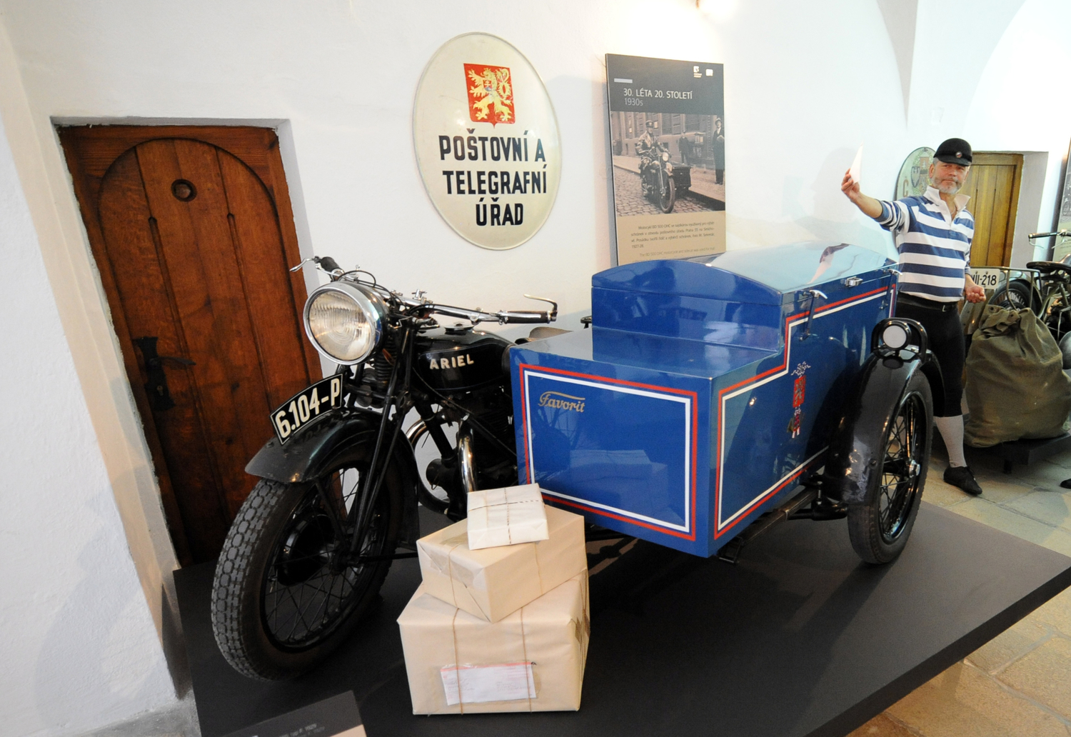 V den vydání první čs. známky bylo založeno i Poštovní muzeum.