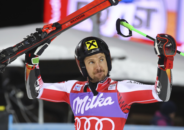 Marcel Hirscher v cíli. Marcel Hirscher v cíli.