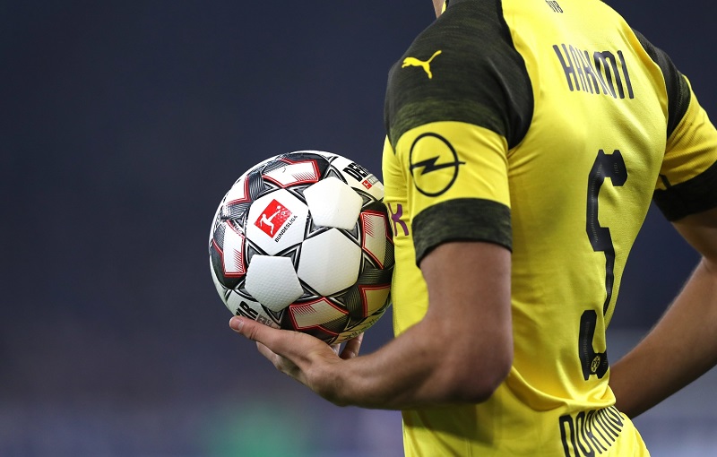 Mistrovství světa ve fotbale nepomohlo ani "zlatému chlapci".