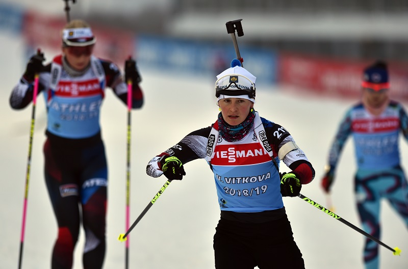 Veronika Vítková (uprostřed) při tréninku v Novém Městě na Moravě.