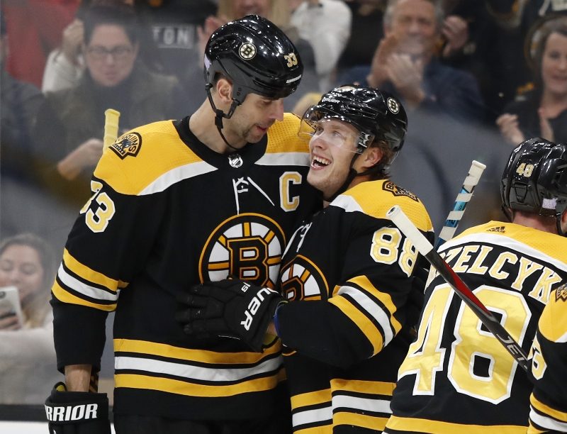 David Pastrňák řídil výhru Bostonu. 