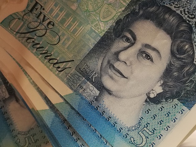 Britská měna. Britská měna.